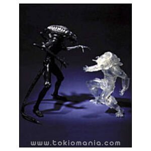 MEDICOM TOY (Pre-Assembled Collection) Clear Black Alien™ VS Clear Predator™