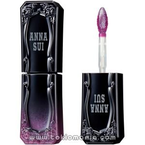 "ANNA SUI Tinte Labial 7g 001  Este es un producto de ANNA SUI que ofrece un tinte labial con un acabado duradero y de alta intensidad. El tono 001 es ideal para quienes buscan un color natural pero vibrante para los labios."
